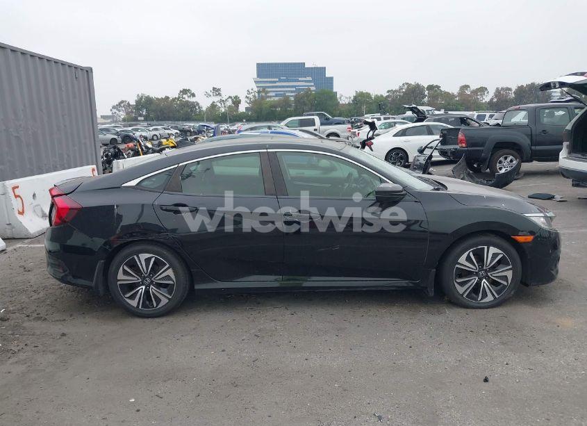Photo 13 of 2018 Honda Civic EX-T (VIN JHMFC1F39JX033210)