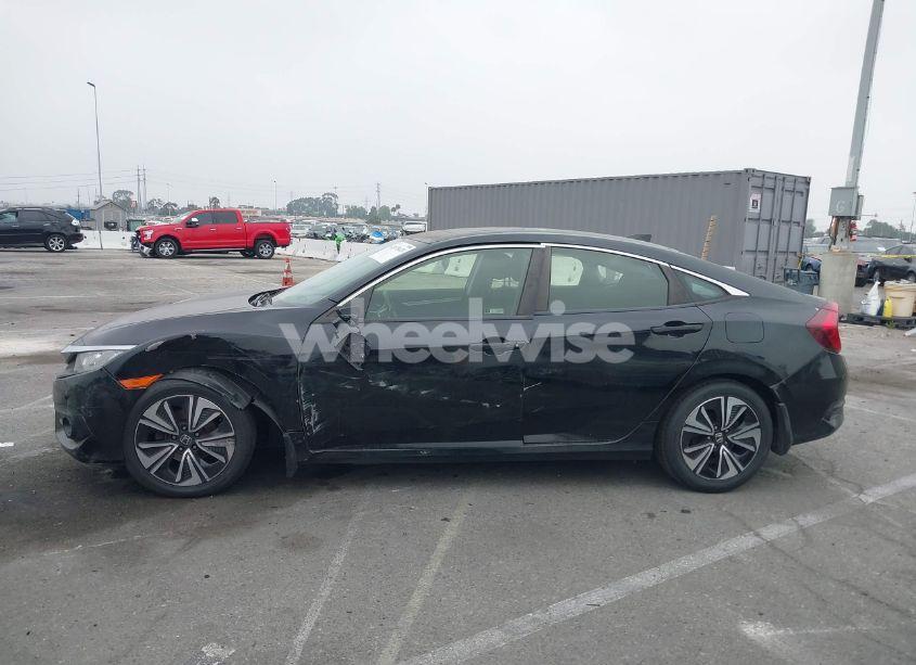 Photo 14 of 2018 Honda Civic EX-T (VIN JHMFC1F39JX033210)