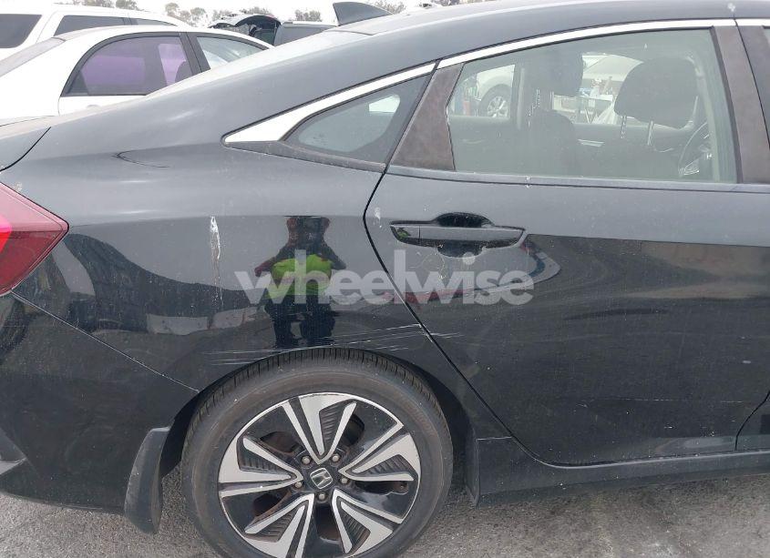 Photo 19 of 2018 Honda Civic EX-T (VIN JHMFC1F39JX033210)