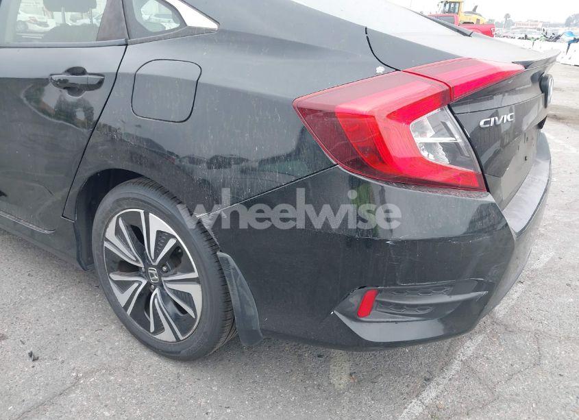 Photo 20 of 2018 Honda Civic EX-T (VIN JHMFC1F39JX033210)