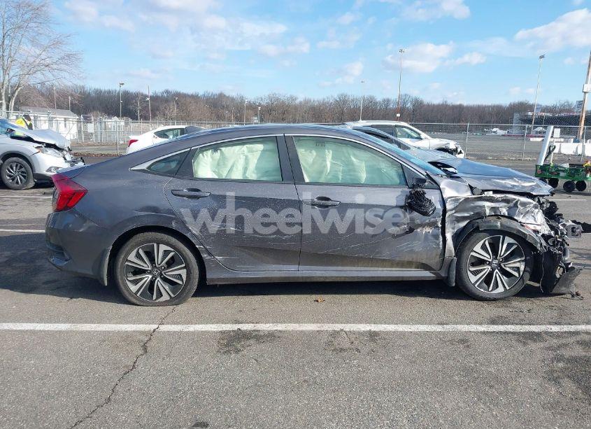 Photo 13 of 2018 Honda Civic EX-T (VIN JHMFC1F40JX008401)