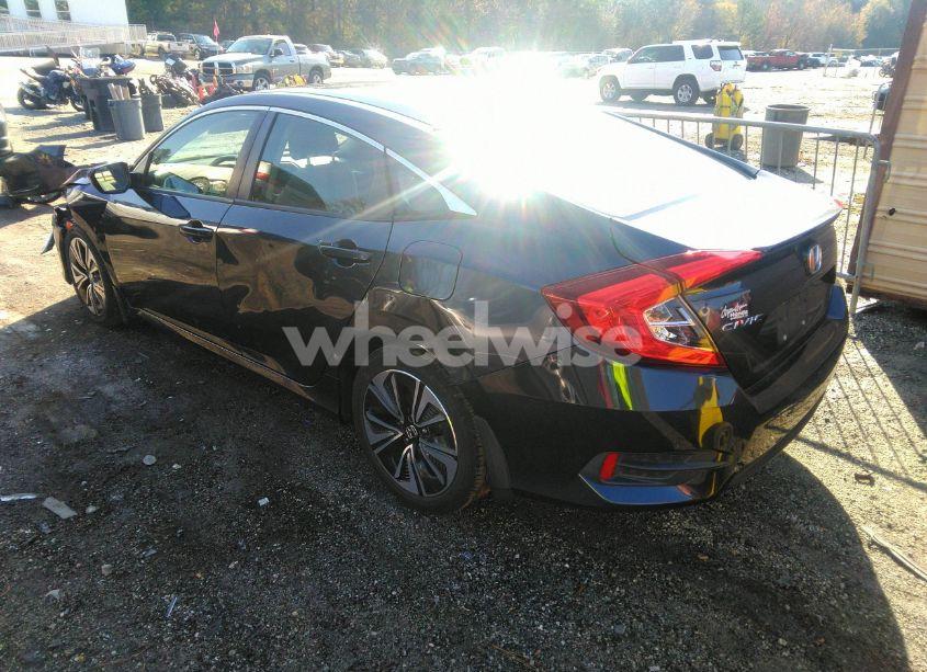 Photo 3 of 2018 Honda Civic EX-T (VIN JHMFC1F44JX013617)