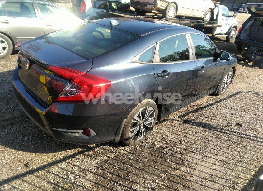 Photo 4 of 2018 Honda Civic EX-T (VIN JHMFC1F44JX013617)