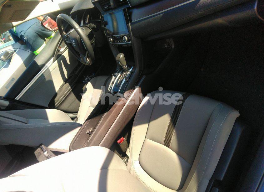 Photo 5 of 2018 Honda Civic EX-T (VIN JHMFC1F44JX013617)