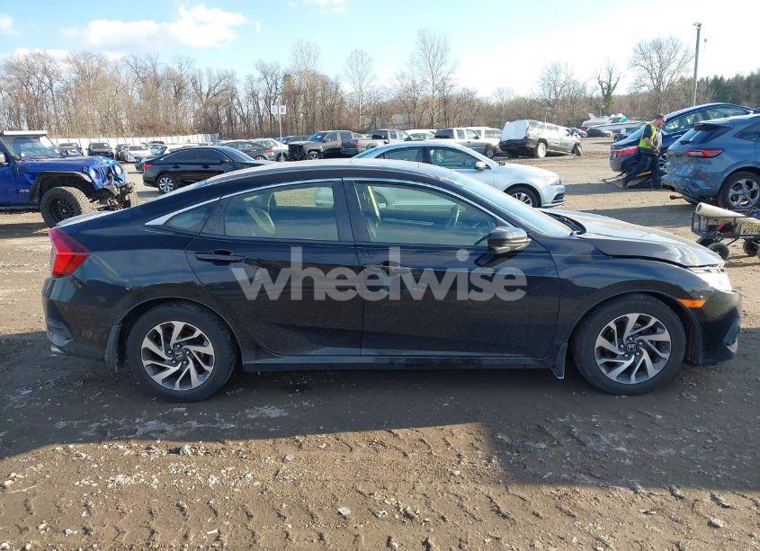 Photo 13 of 2018 Honda Civic EX-T (VIN JHMFC1F45JX018986)