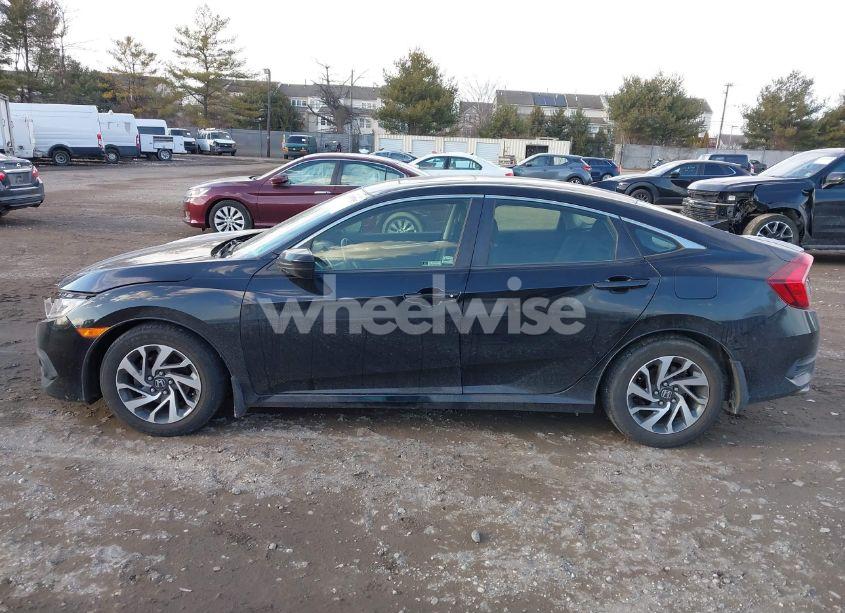 Photo 14 of 2018 Honda Civic EX-T (VIN JHMFC1F45JX018986)