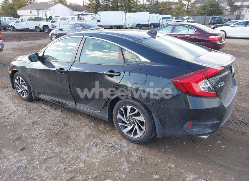 Photo 3 of 2018 Honda Civic EX-T (VIN JHMFC1F45JX018986)