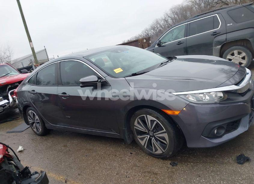 Photo 13 of 2018 Honda Civic EX-T (VIN JHMFC1F46JX007382)