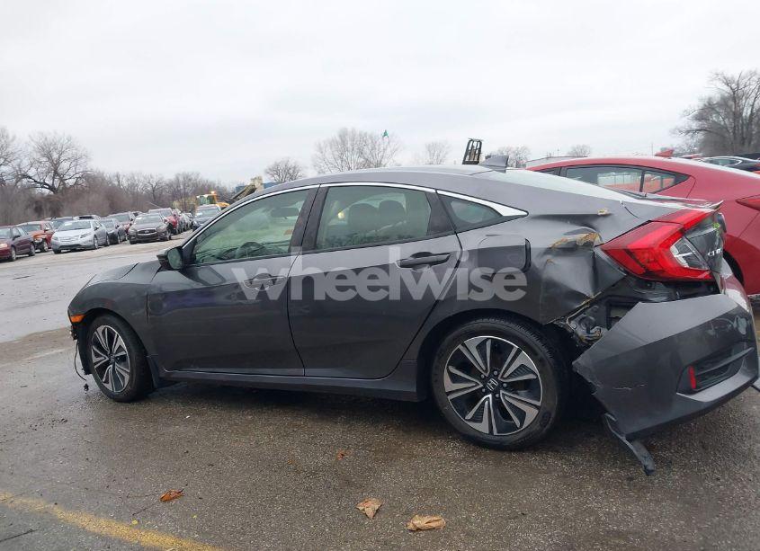 Photo 14 of 2018 Honda Civic EX-T (VIN JHMFC1F46JX007382)
