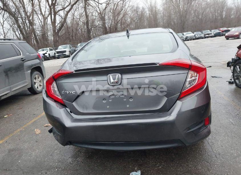 Photo 16 of 2018 Honda Civic EX-T (VIN JHMFC1F46JX007382)