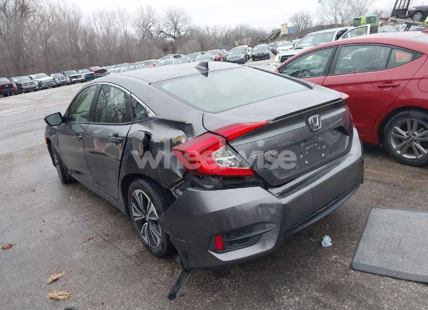 Photo 3 of 2018 Honda Civic EX-T (VIN JHMFC1F46JX007382)