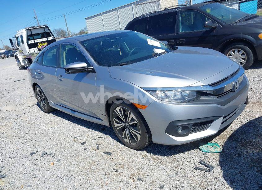 2018 Honda Civic EX-T (VIN JHMFC1F4XJX030941) main photo