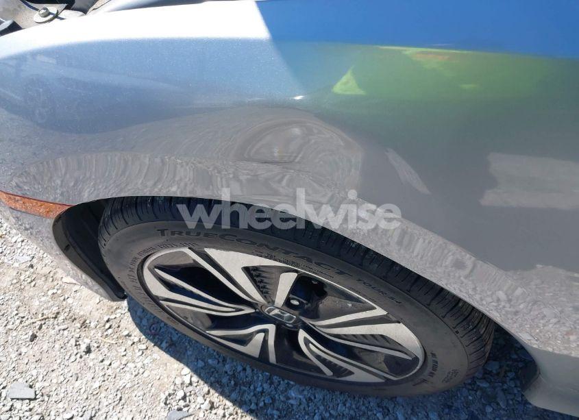 Photo 17 of 2018 Honda Civic EX-T (VIN JHMFC1F4XJX030941)