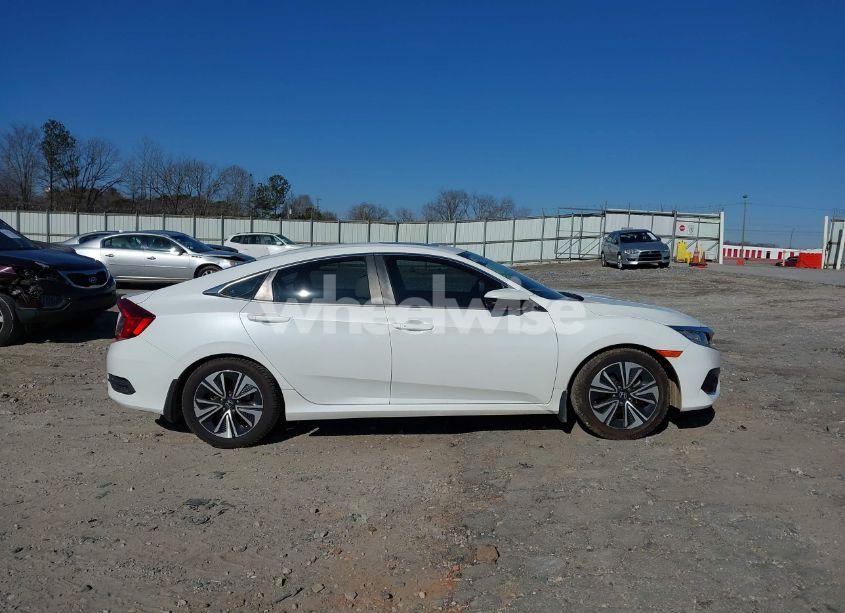 Photo 13 of 2018 Honda Civic EX-L (VIN JHMFC1F71JX030448)