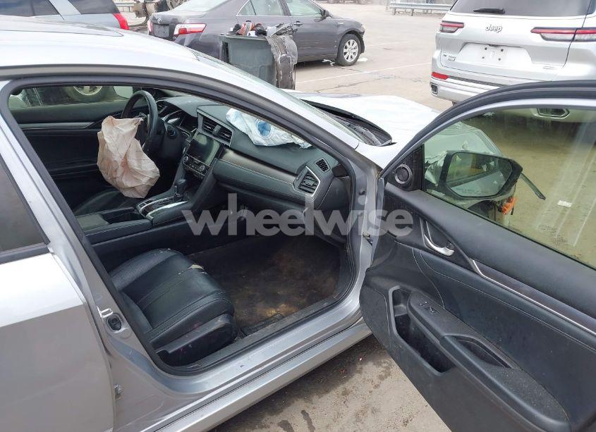 Photo 5 of 2018 Honda Civic EX-L (VIN JHMFC1F71JX038694)