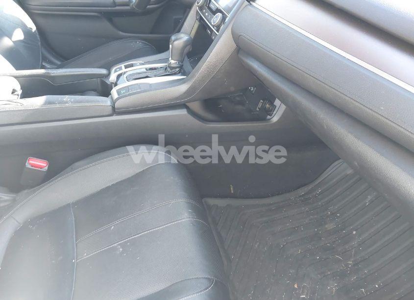 Photo 5 of 2018 Honda Civic EX-L (VIN JHMFC1F72JX004747)