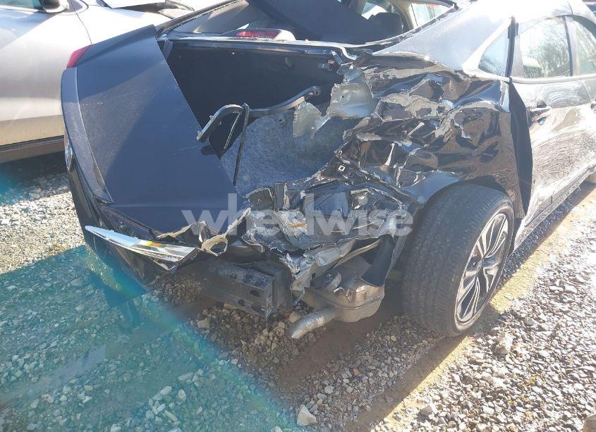 Photo 6 of 2018 Honda Civic EX-L (VIN JHMFC1F72JX004747)