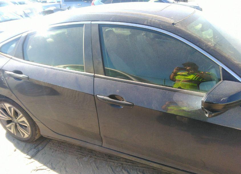 Photo 13 of 2018 Honda Civic EX-L (VIN JHMFC1F73JX027034)