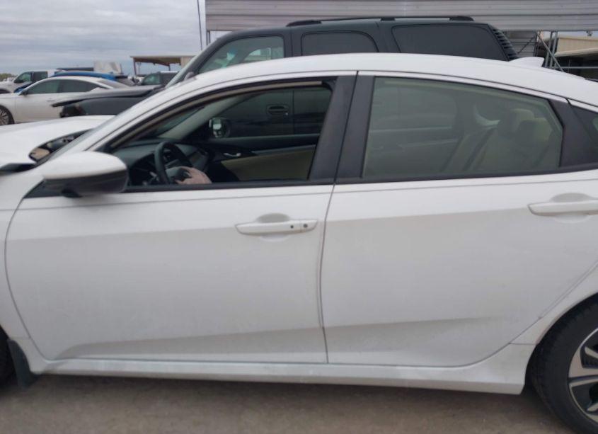 Photo 15 of 2018 Honda Civic EX-L (VIN JHMFC1F75JX001065)