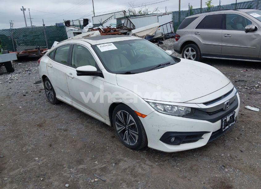 2018 Honda Civic EX-L (VIN JHMFC1F76JX016447) main photo