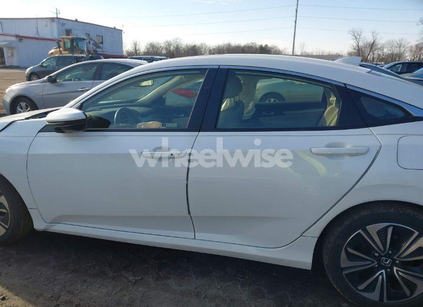 Photo 14 of 2018 Honda Civic EX-L (VIN JHMFC1F76JX020403)