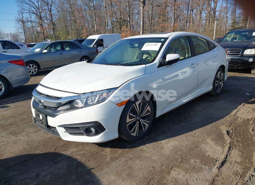 Photo 2 of 2018 Honda Civic EX-L (VIN JHMFC1F76JX020403)