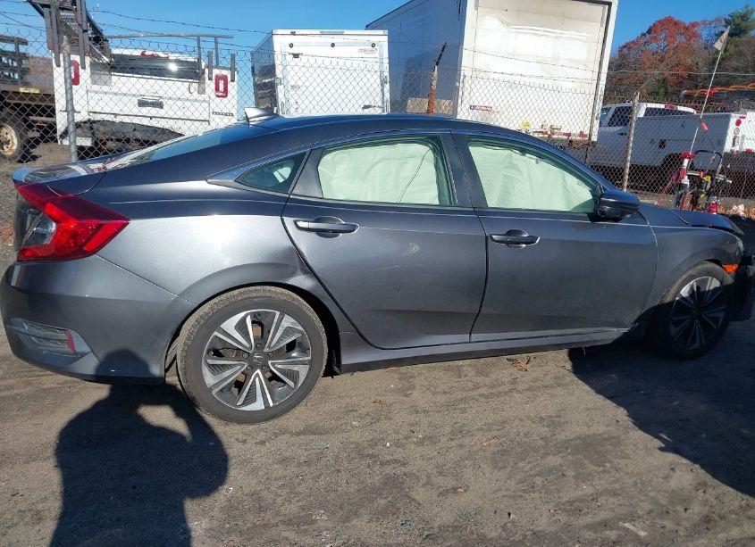 Photo 13 of 2018 Honda Civic EX-L (VIN JHMFC1F76JX022121)