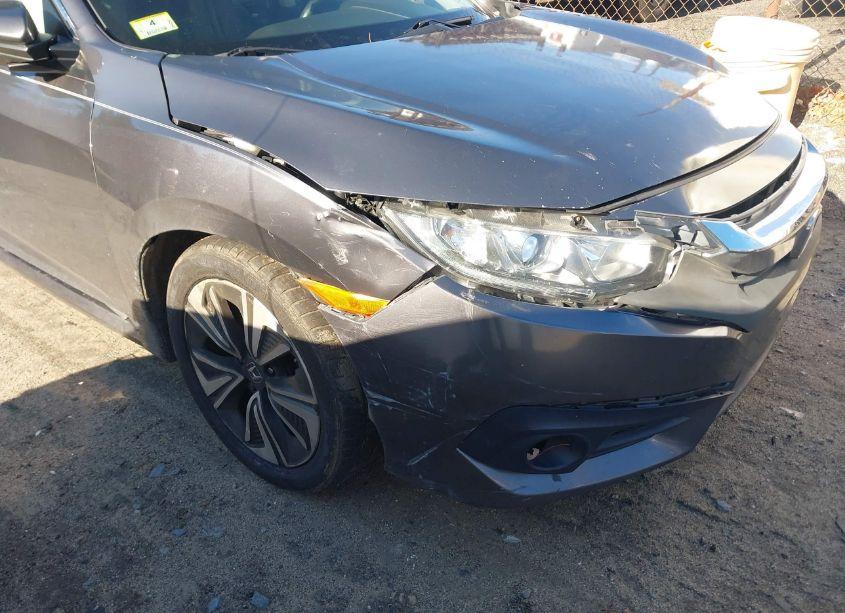 Photo 6 of 2018 Honda Civic EX-L (VIN JHMFC1F76JX022121)