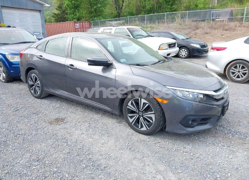 2018 Honda Civic EX-L (VIN JHMFC1F76JX025214) main photo