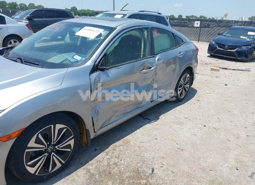 Photo 6 of 2018 Honda Civic EX-L (VIN JHMFC1F77JX017199)