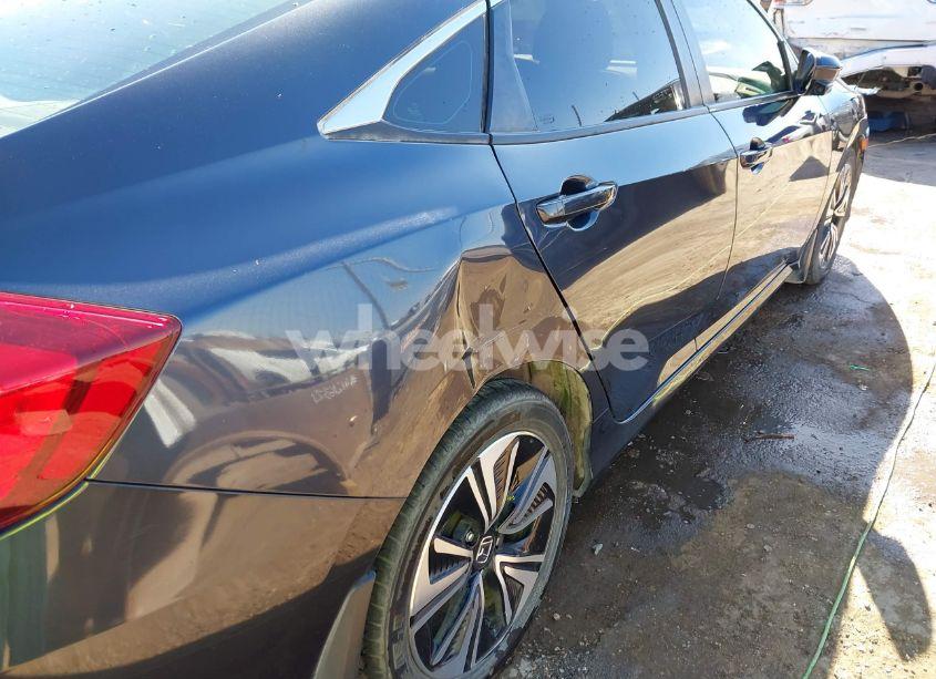 Photo 17 of 2018 Honda Civic EX-L (VIN JHMFC1F77JX038652)