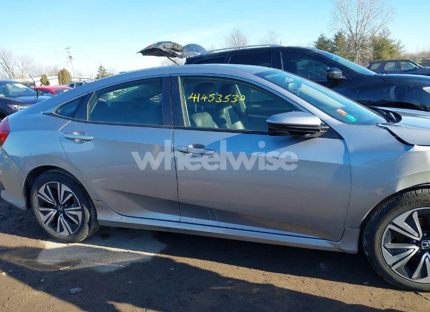 Photo 13 of 2018 Honda Civic EX-L (VIN JHMFC1F78JX035534)