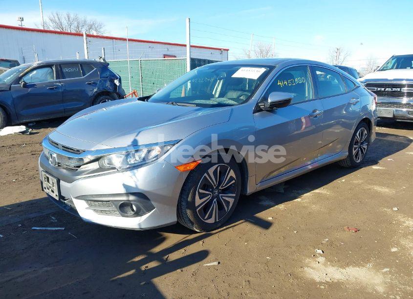 Photo 2 of 2018 Honda Civic EX-L (VIN JHMFC1F78JX035534)