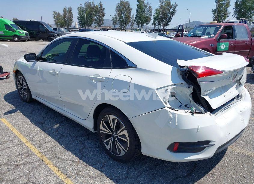 Photo 3 of 2018 Honda Civic EX-L (VIN JHMFC1F78JX036294)