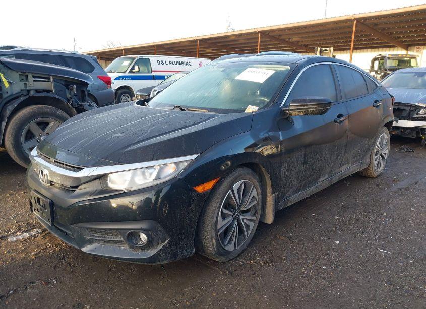 Photo 2 of 2018 Honda Civic EX-L (VIN JHMFC1F79JX033047)