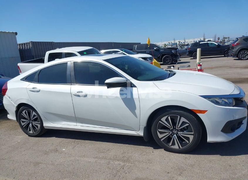 Photo 13 of 2018 Honda Civic EX-L (VIN JHMFC1F79JX039141)