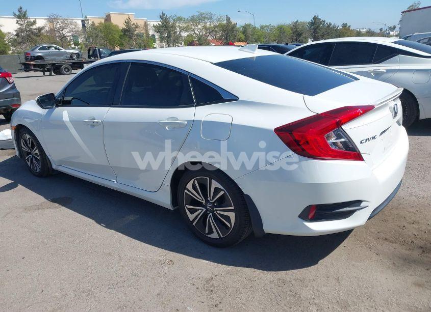 Photo 3 of 2018 Honda Civic EX-L (VIN JHMFC1F79JX039141)