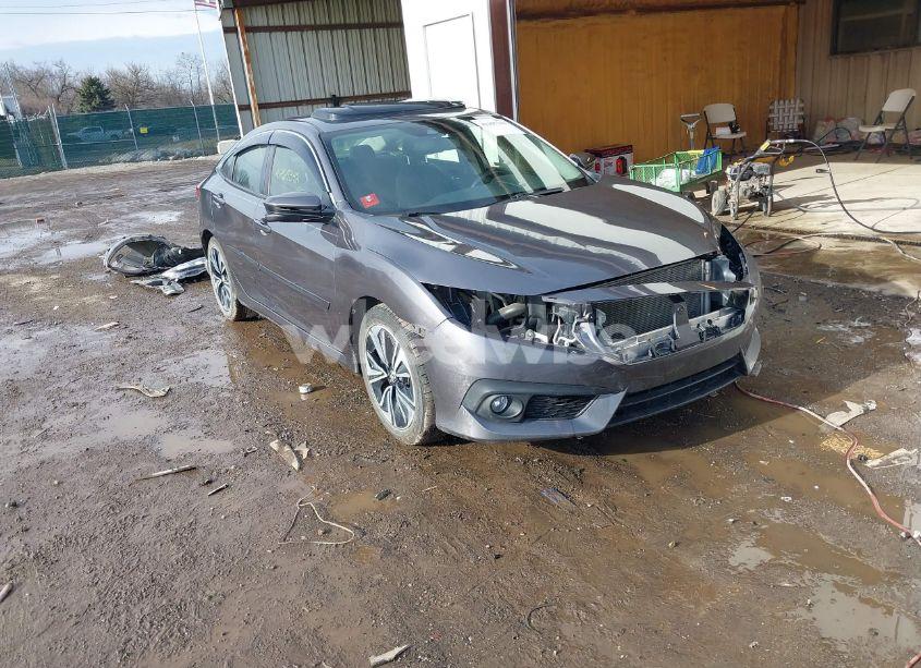 2018 Honda Civic EX-L (VIN JHMFC1F85JX014701) main photo