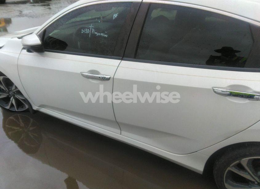 Photo 14 of 2019 Honda Civic TOURING (VIN JHMFC1F90KX002322)