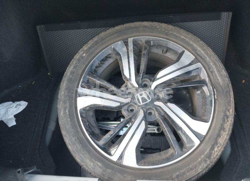 Photo 18 of 2018 Honda Civic TOURING (VIN JHMFC1F97JX015034)