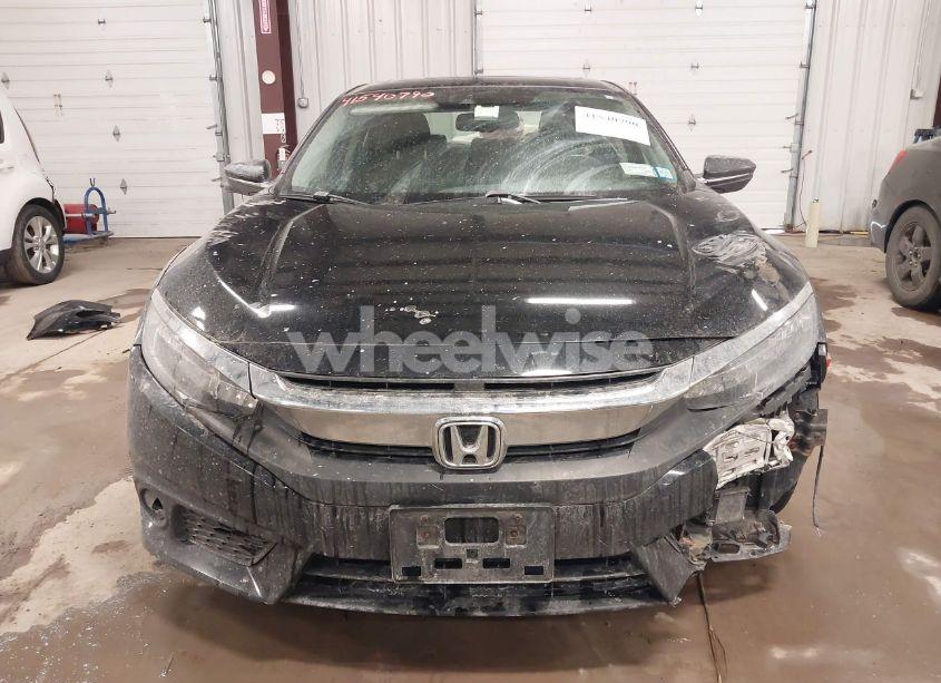 Photo 12 of 2018 Honda Civic TOURING (VIN JHMFC1F9XJX002987)