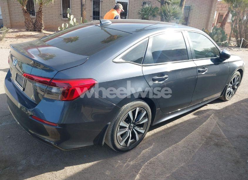 Photo 4 of 2022 Honda Civic EX (VIN JHMFE1F72NX000911)