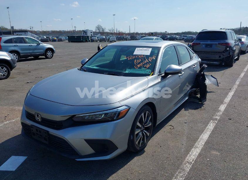 Photo 2 of 2022 Honda Civic EX (VIN JHMFE1F73NX001663)