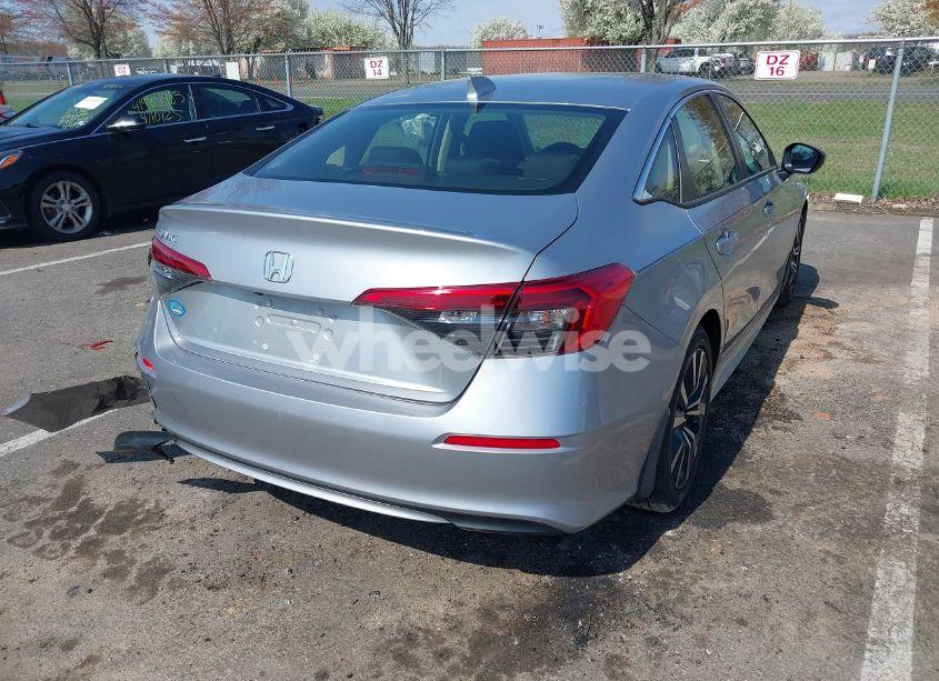 Photo 4 of 2022 Honda Civic EX (VIN JHMFE1F73NX001663)