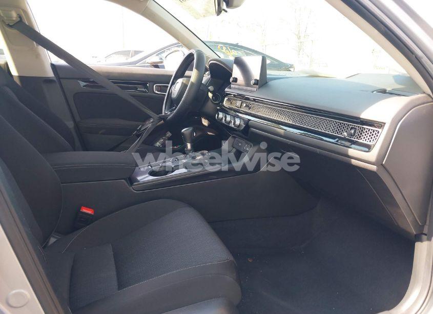 Photo 5 of 2022 Honda Civic EX (VIN JHMFE1F73NX001663)