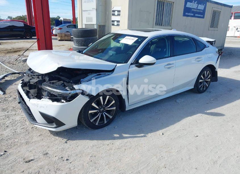 Photo 2 of 2022 Honda Civic EX (VIN JHMFE1F73NX007107)