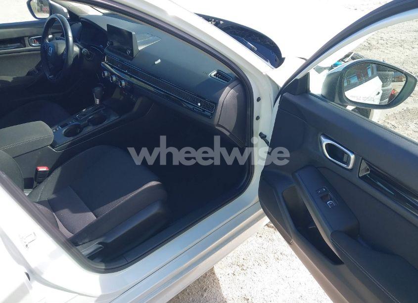 Photo 5 of 2022 Honda Civic EX (VIN JHMFE1F73NX007107)