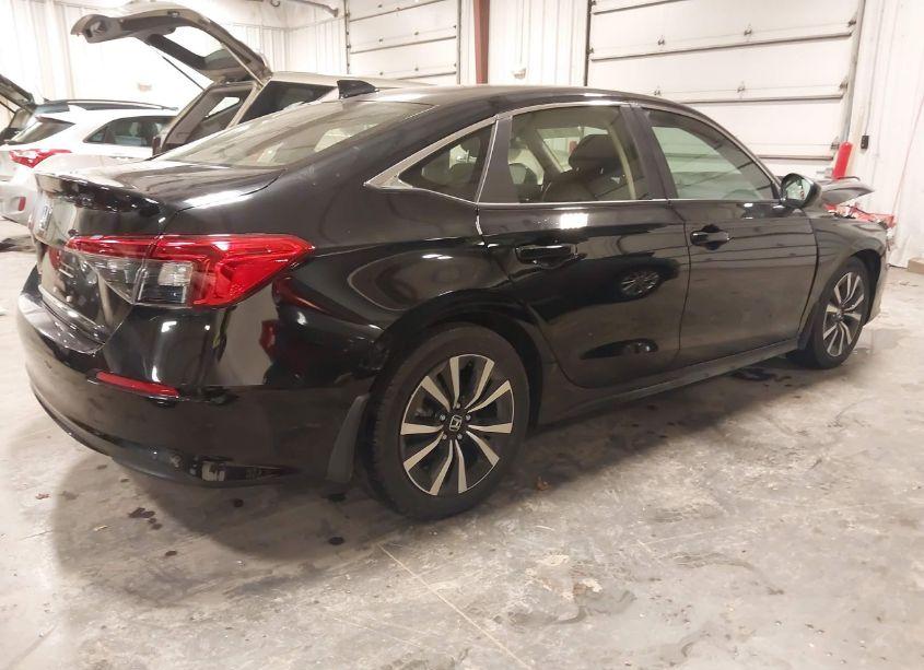 Photo 4 of 2022 Honda Civic EX (VIN JHMFE1F74NX003311)