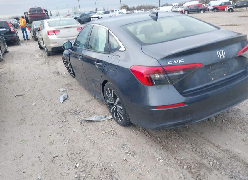 Photo 3 of 2022 Honda Civic EX (VIN JHMFE1F75NX003186)