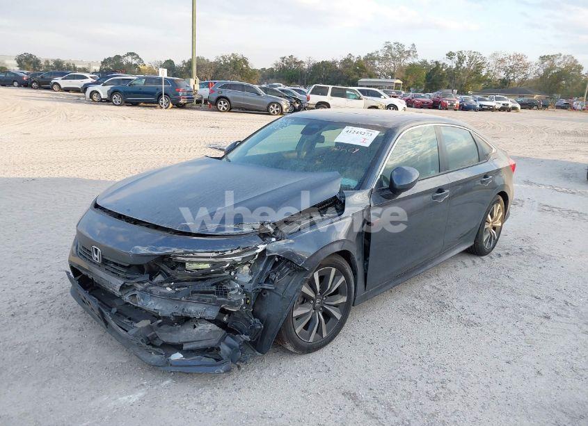Photo 2 of 2022 Honda Civic EX (VIN JHMFE1F77NX009068)